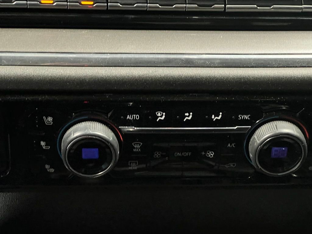 Used 2023 Chevrolet Silverado 1500 High Country image 35