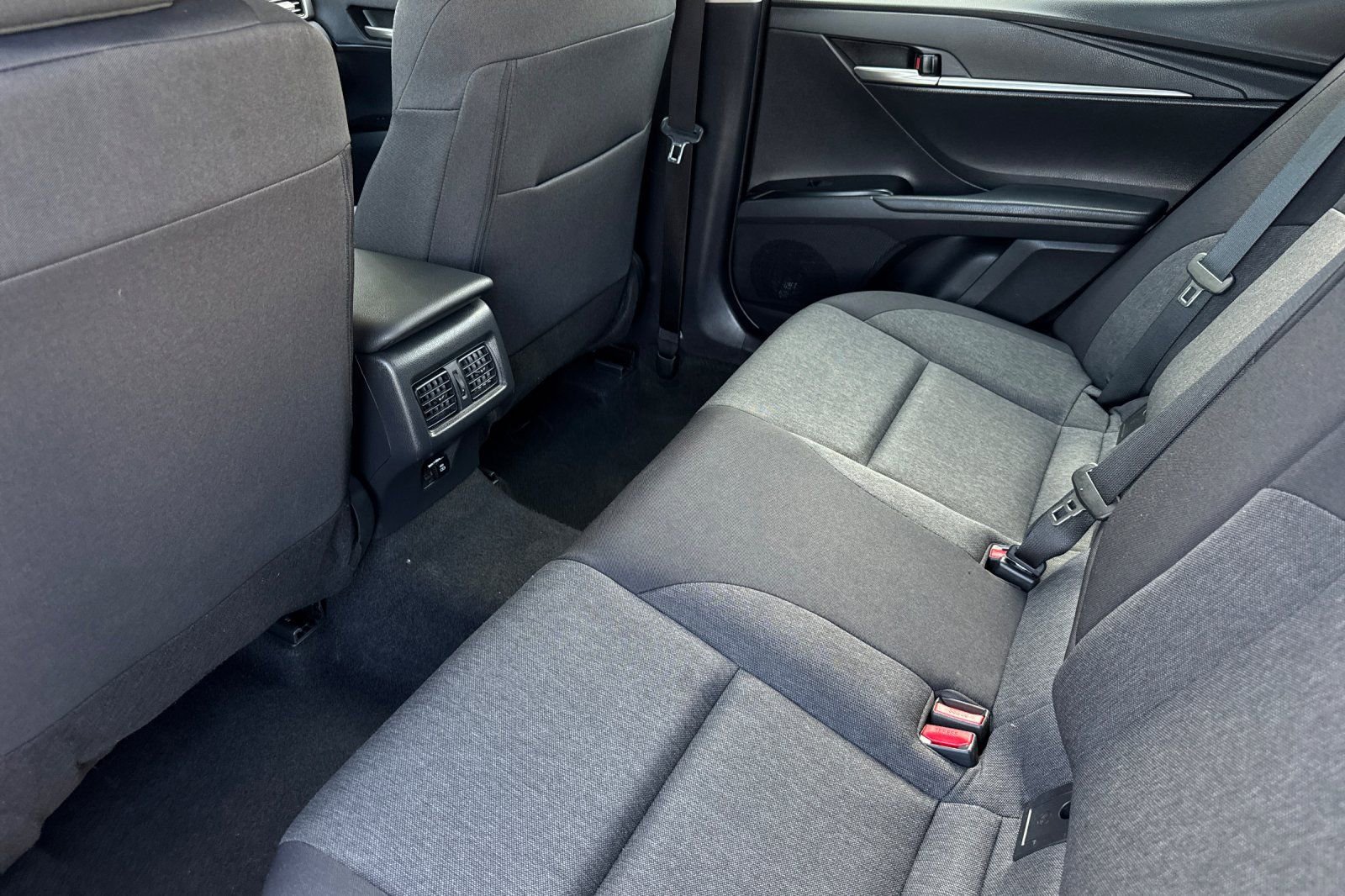 Used 2025 Toyota Camry LE image 14