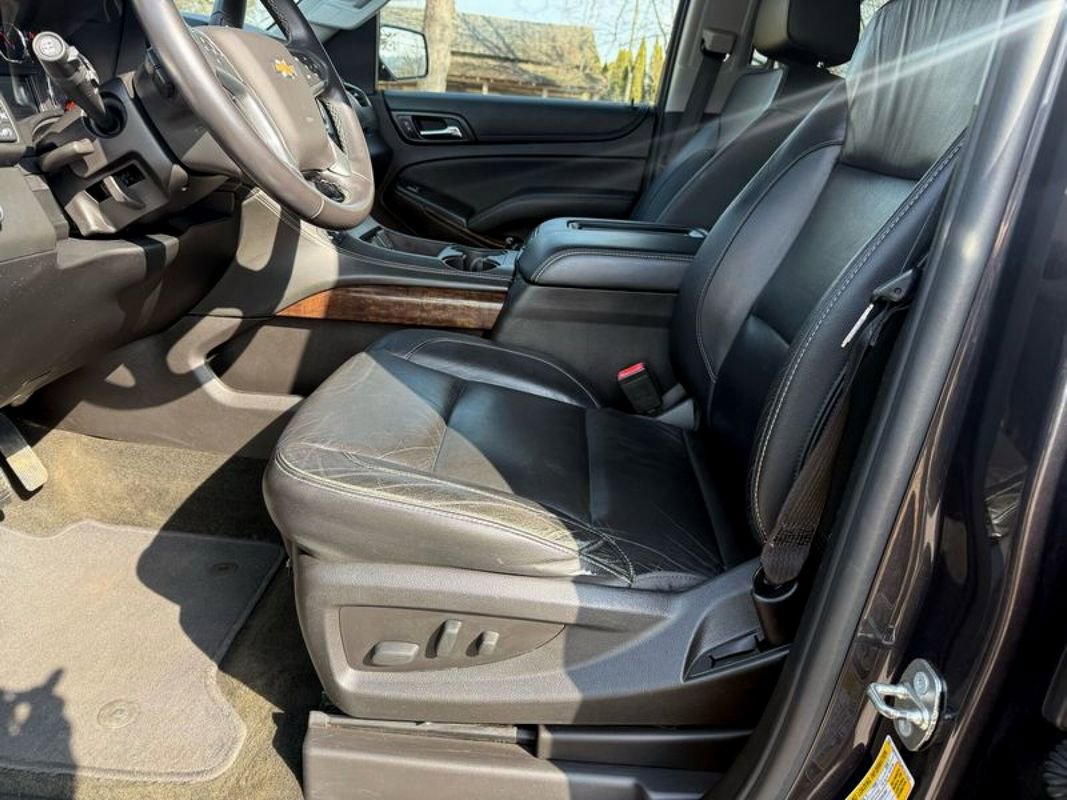 Used 2018 Chevrolet Suburban LT image 16
