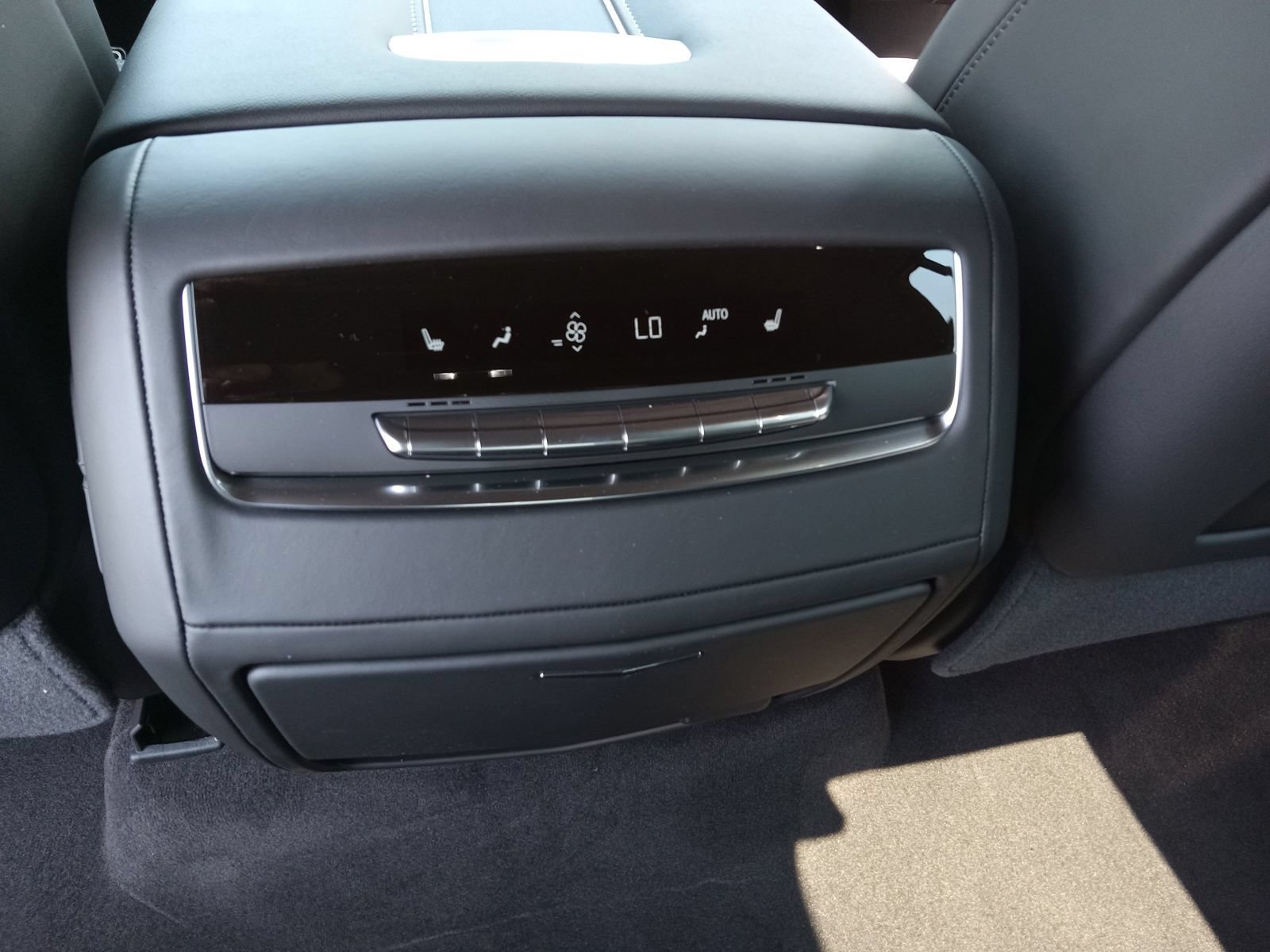 Certified 2026 Cadillac Escalade V AWD/4WD image 26