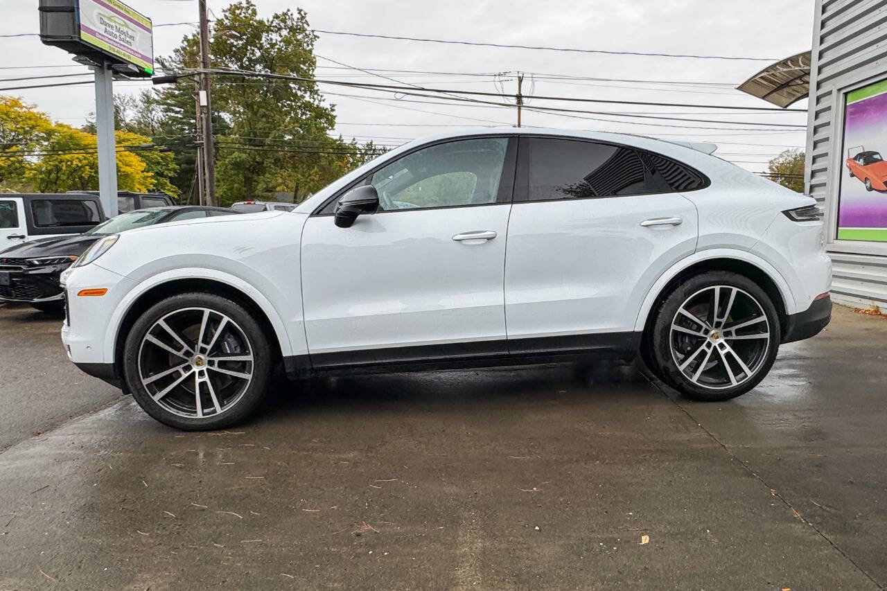 Used 2024 Porsche Cayenne Coupe image 5