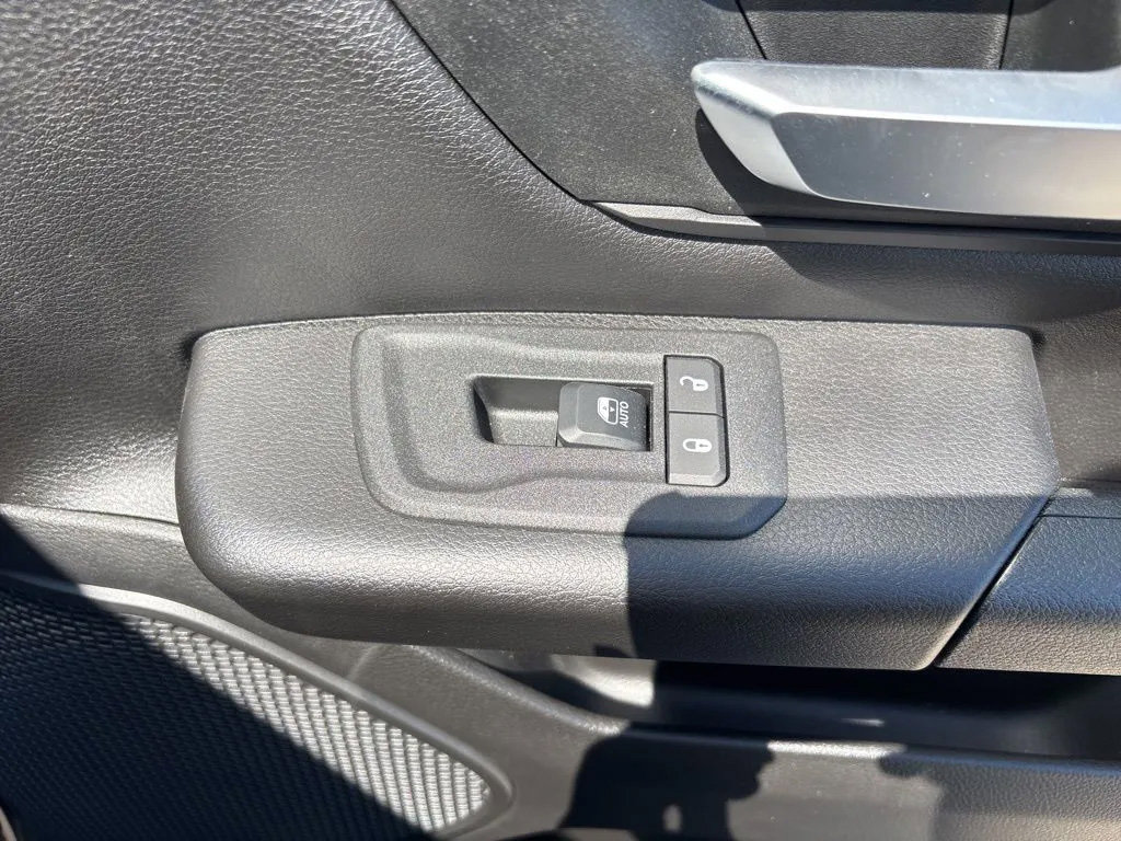 New 2026 RAM 1500 Express AWD/4WD image 32