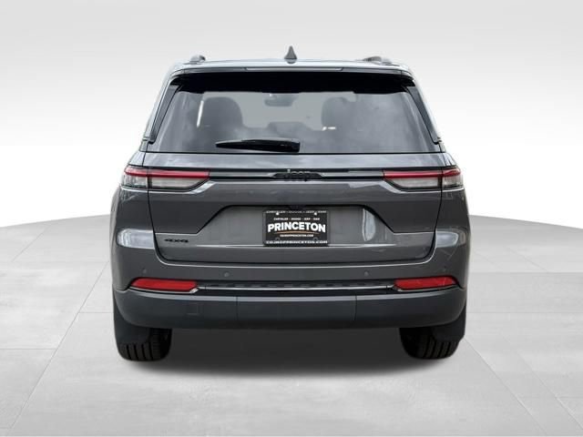 New 2025 Jeep Grand Cherokee Altitude AWD/4WD image 6