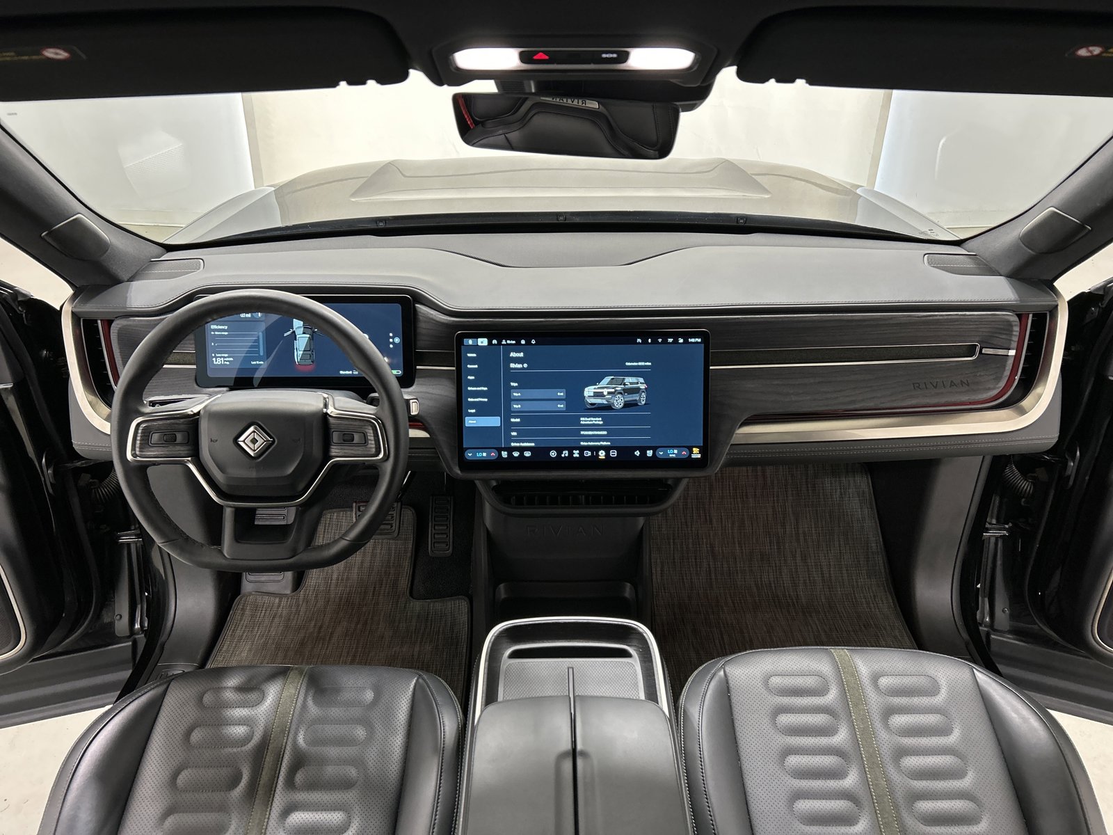 Used 2025 Rivian R1S Adventure image 27