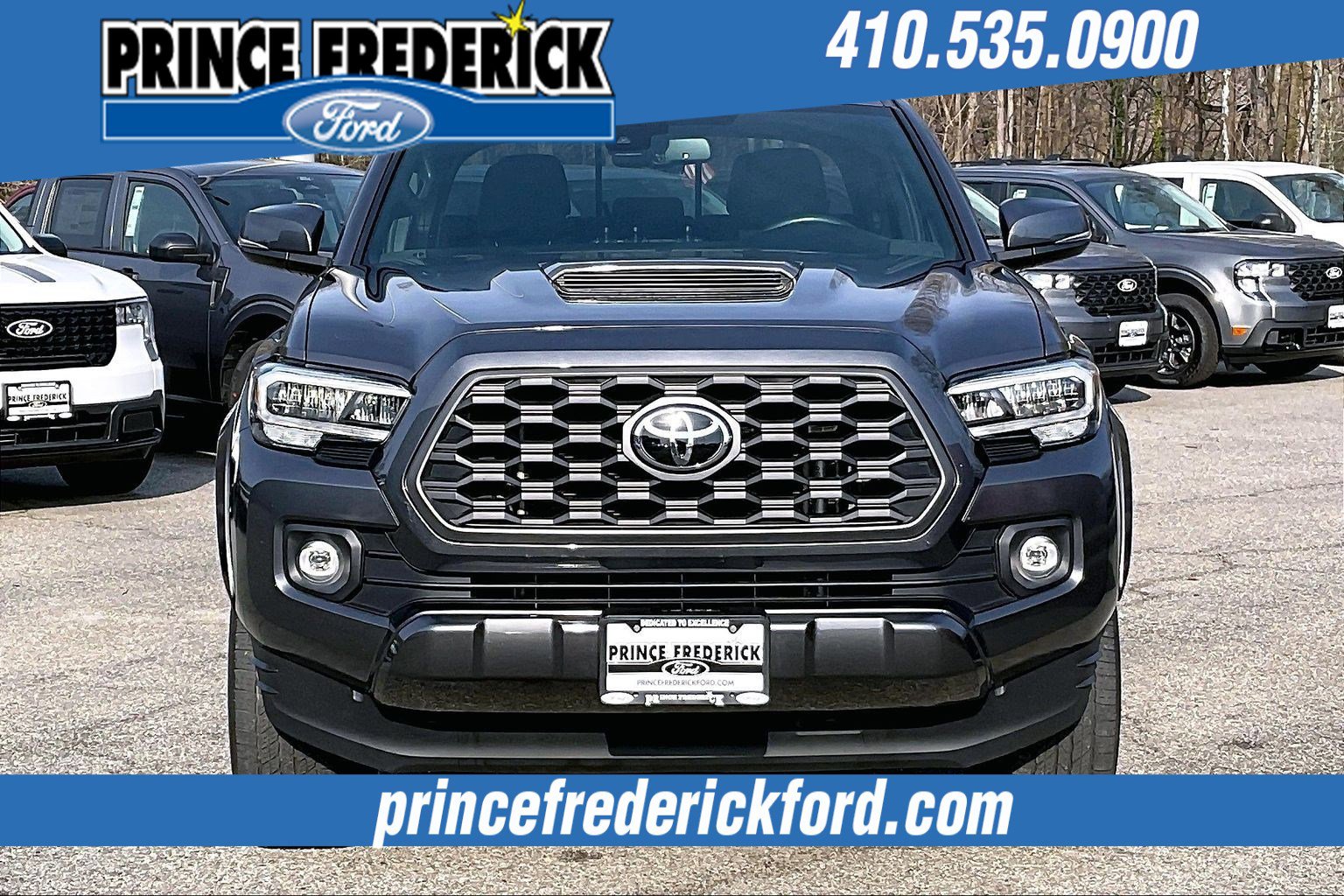 Used 2022 Toyota Tacoma TRD Sport w/ Technology Package image 2
