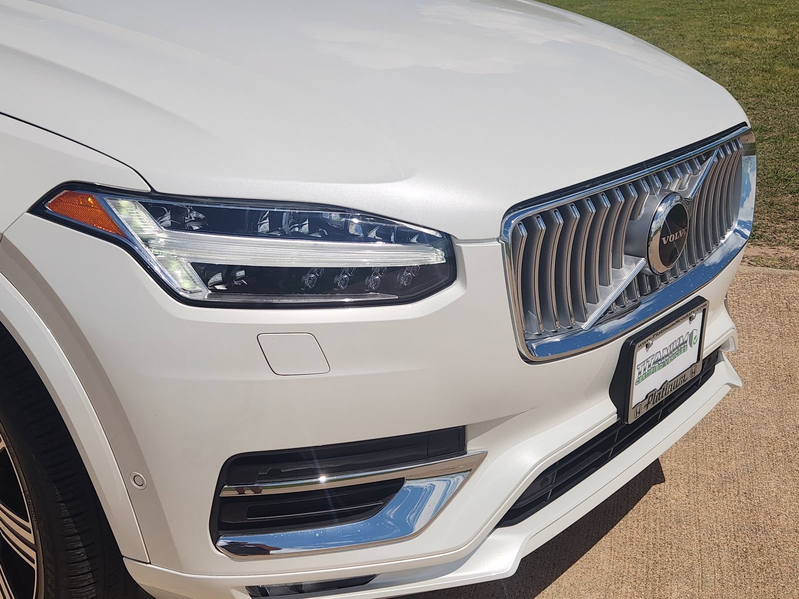 Used 2023 Volvo XC90 B6 Ultimate w/ Protection Package Premier AWD/4WD image 12