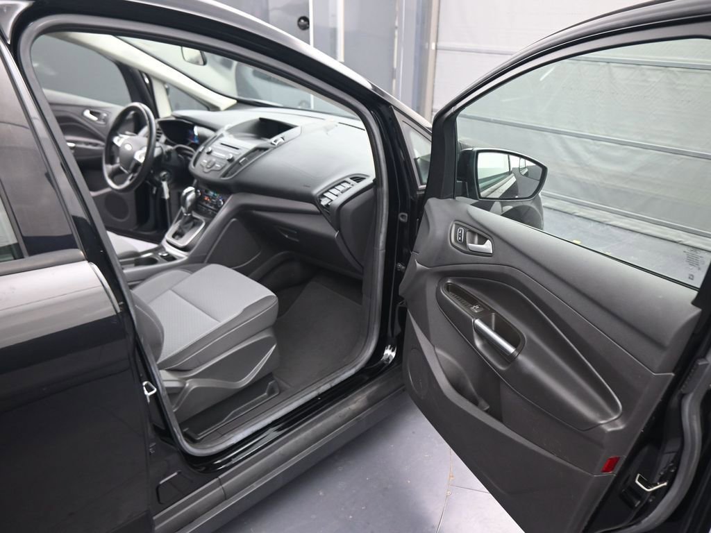Used 2018 Ford C-MAX SE image 44