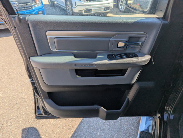 Used 2020 RAM 1500 Classic SLT w/ Luxury Group AWD/4WD image 8