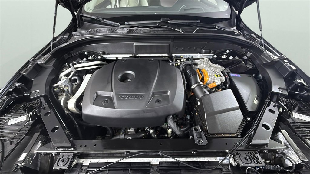 Used 2025 Volvo XC60 T8 Ultra w/ Protection Package Premier image 35