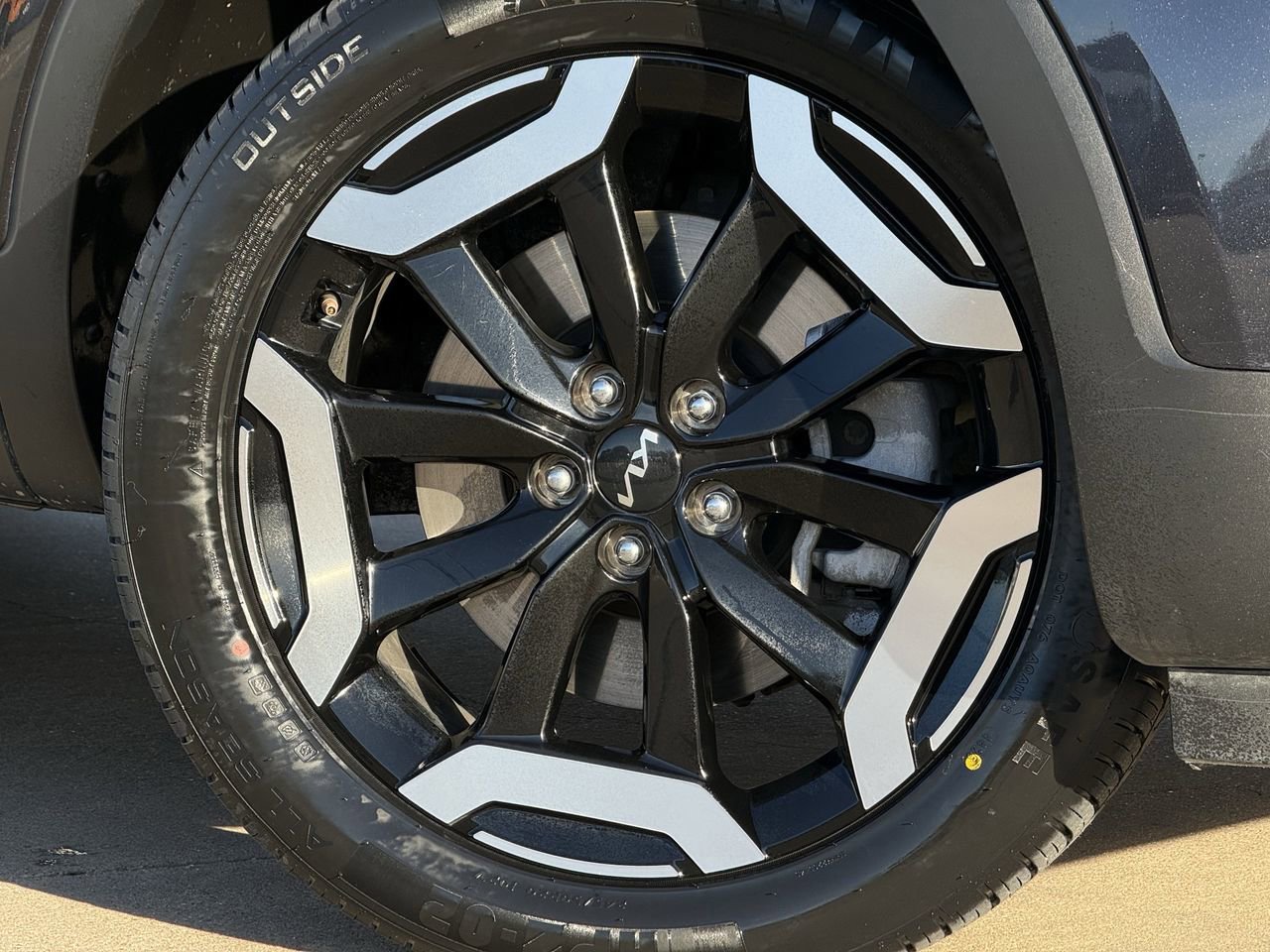 Used 2025 Kia Telluride S image 9