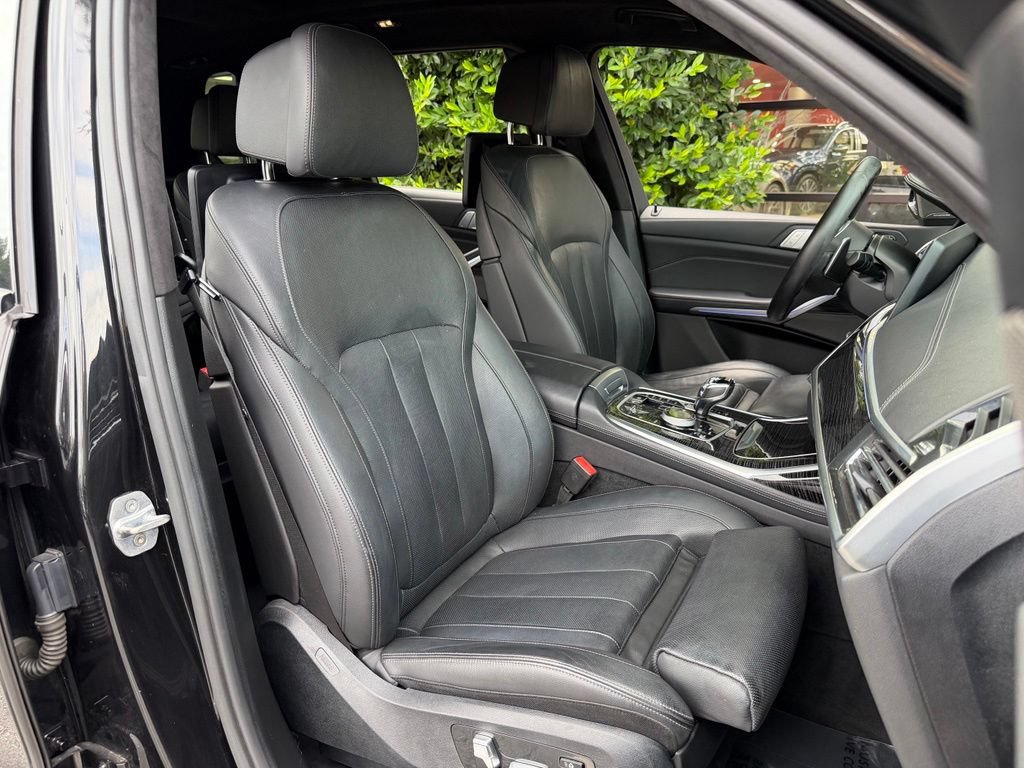 Used 2020 BMW X7 M50i AWD/4WD image 37