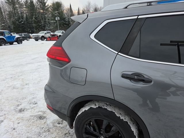 Used 2017 Nissan Rogue SV image 29