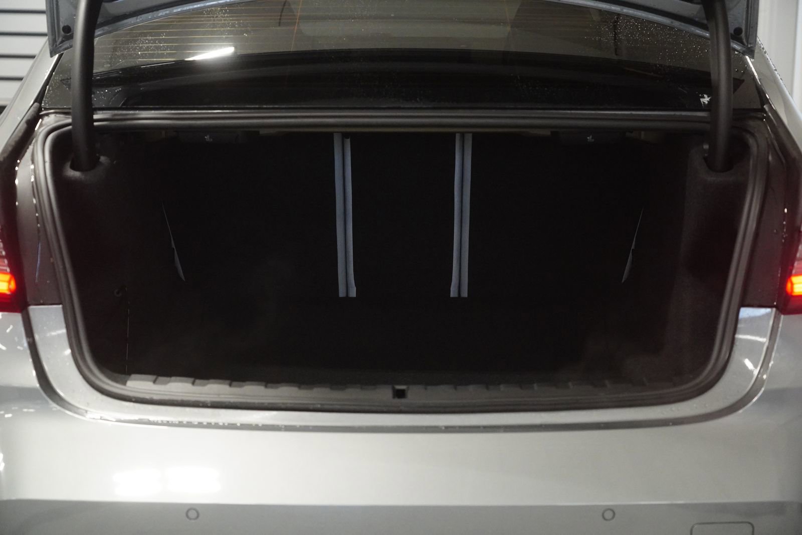 Used 2023 BMW M3 Competition w/ M Carbon Exterior Package image 34