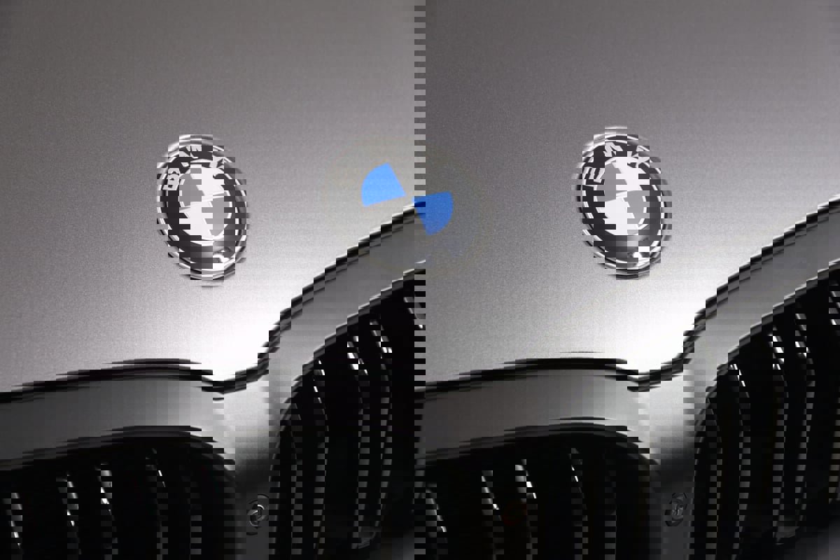 Used 2025 BMW M850i xDrive Coupe w/ M Sport Professional Package image 18