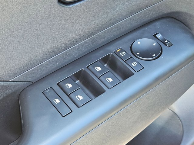 Certified 2025 Hyundai Kona SEL image 11