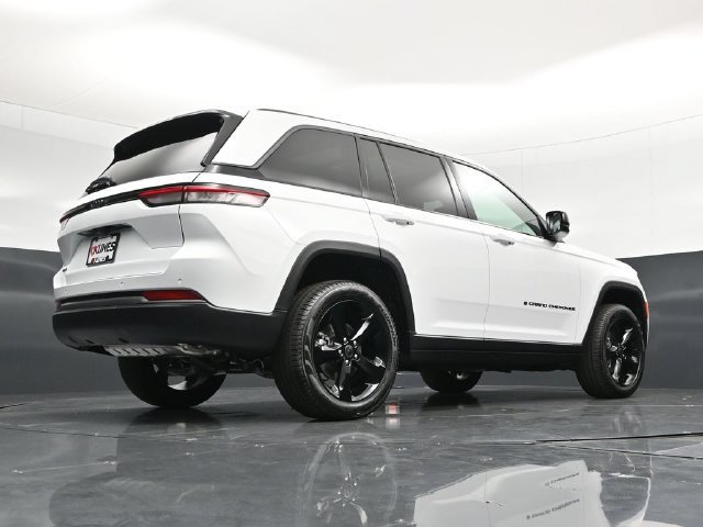 New 2027 Jeep Grand Cherokee Limited w/ Limited Altitude Package AWD/4WD image 56
