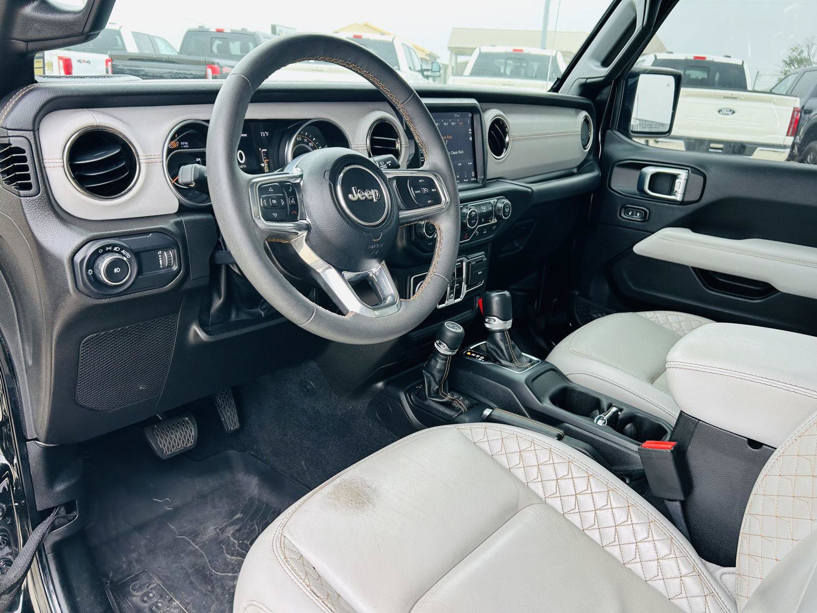 Used 2023 Jeep Wrangler Unlimited Sahara AWD/4WD image 12