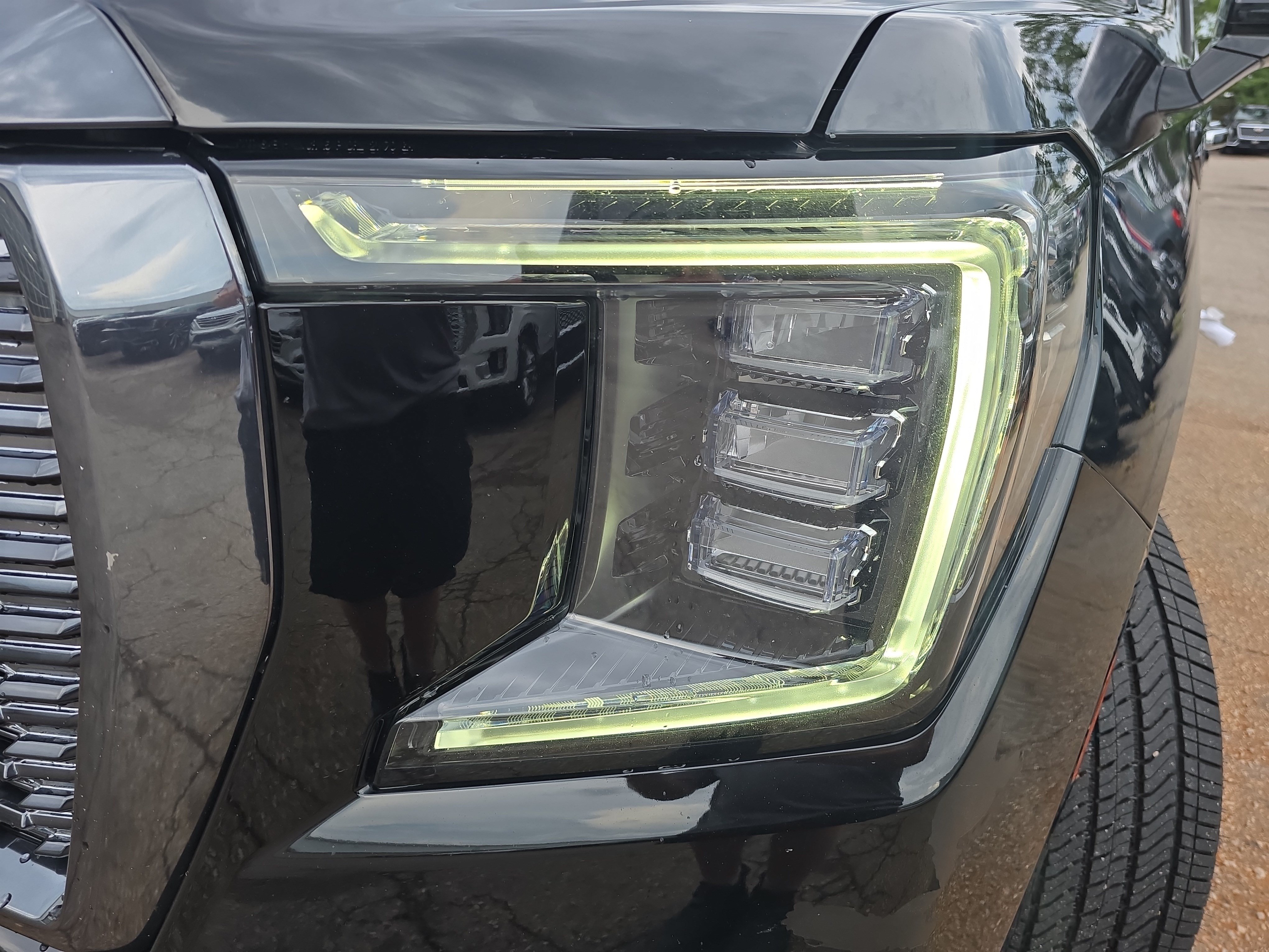 Used 2023 GMC Yukon Denali Ultimate AWD/4WD image 33