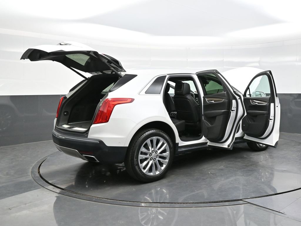 Used 2017 Cadillac XT5 Platinum w/ Driver Assist Package image 40