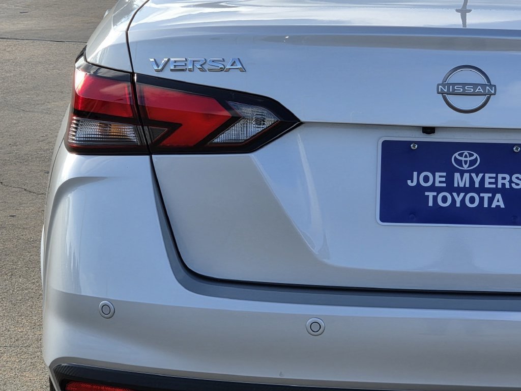 Used 2025 Nissan Versa S w/ Trunk Package FWD image 10