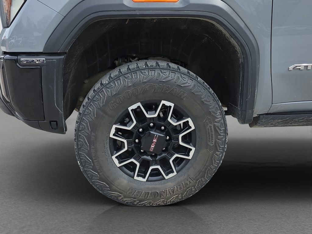 Used 2024 GMC Sierra 2500 AT4X AWD/4WD image 4