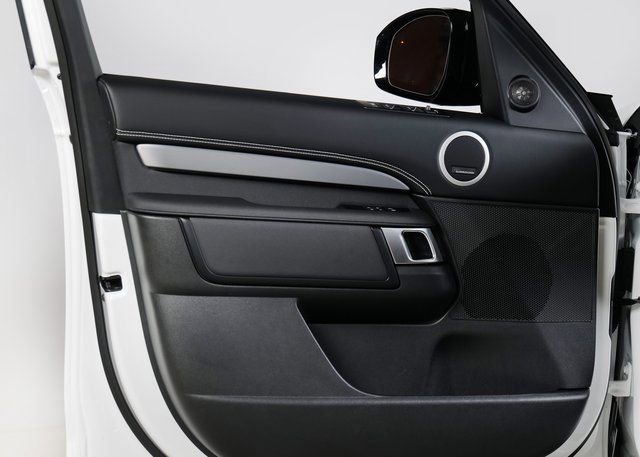 New 2026 Land Rover Discovery Limited Edition image 28