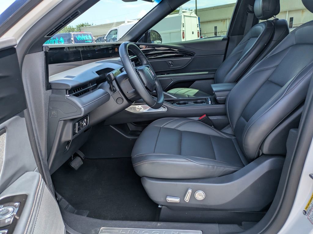 Used 2024 Lincoln Nautilus Premier w/ Jet Appearance Package AWD/4WD image 15