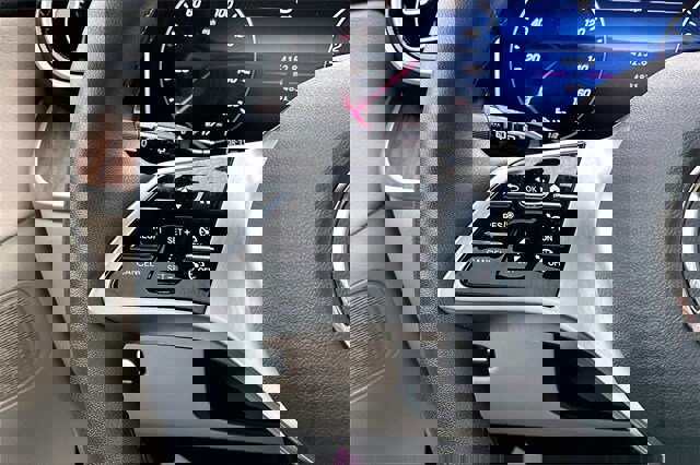 Used 2025 Mercedes-Benz GLC 300 300 image 14