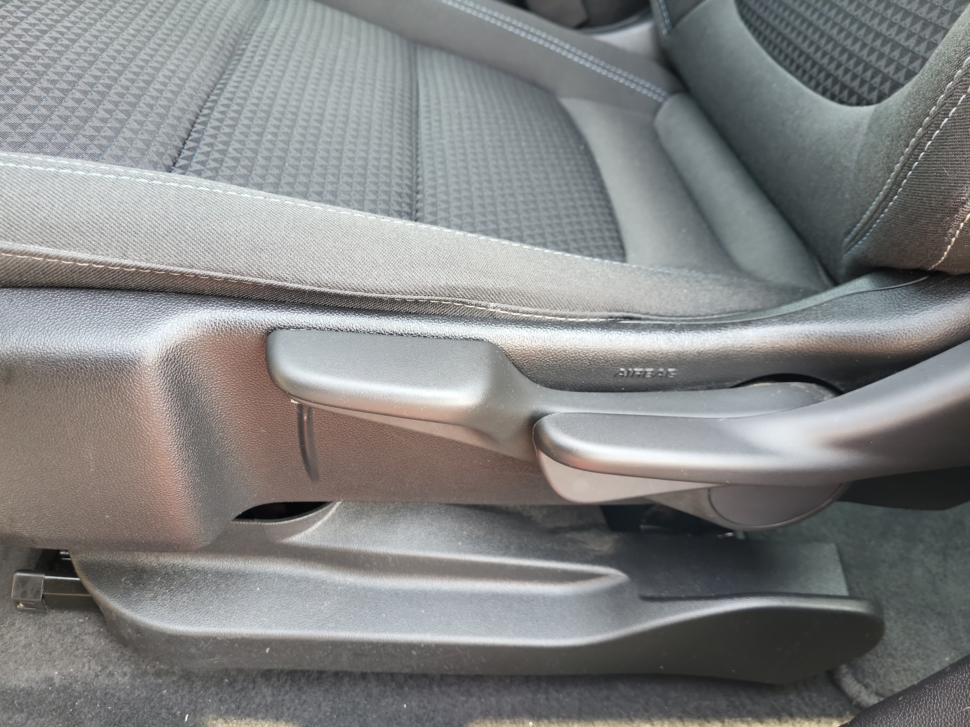 Used 2023 Chevrolet Bolt EUV LT FWD image 14