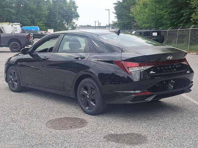 Used 2022 Hyundai Elantra SEL w/ Cargo Package FWD image 4