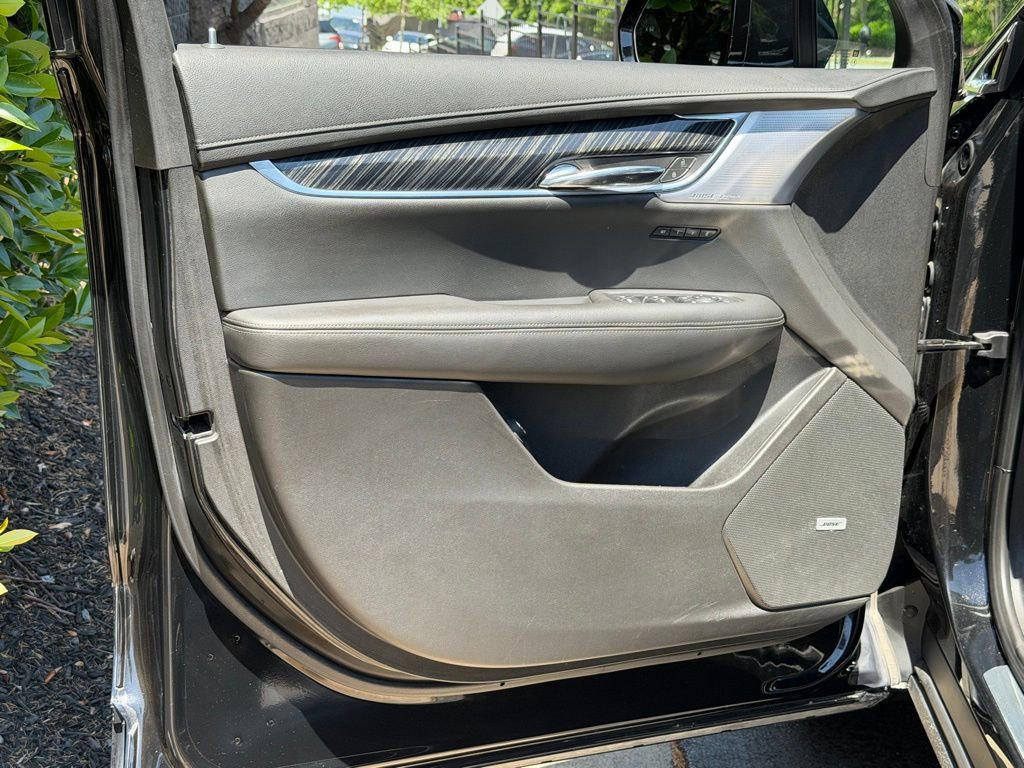 Used 2024 Cadillac XT6 Premium Luxury w/ Technology Package AWD/4WD image 28
