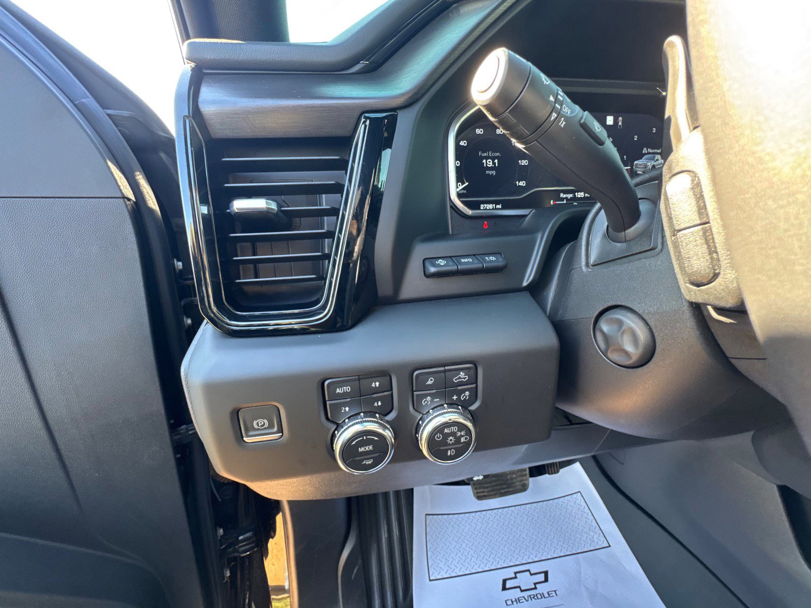 Used 2022 GMC Sierra 1500 AT4 w/ AT4 Premium Package image 18