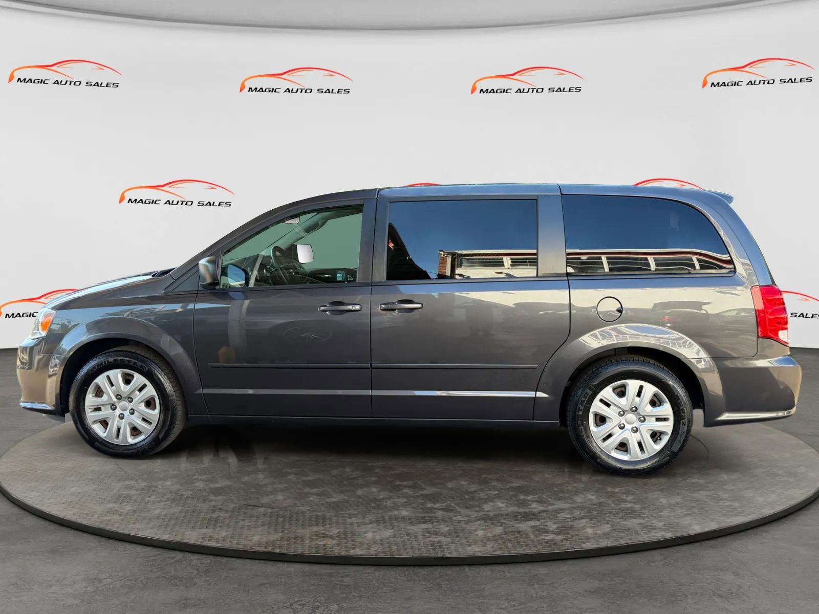 Used 2016 Dodge Grand Caravan SE w/ Quick Order Package 29E SE FWD image 7