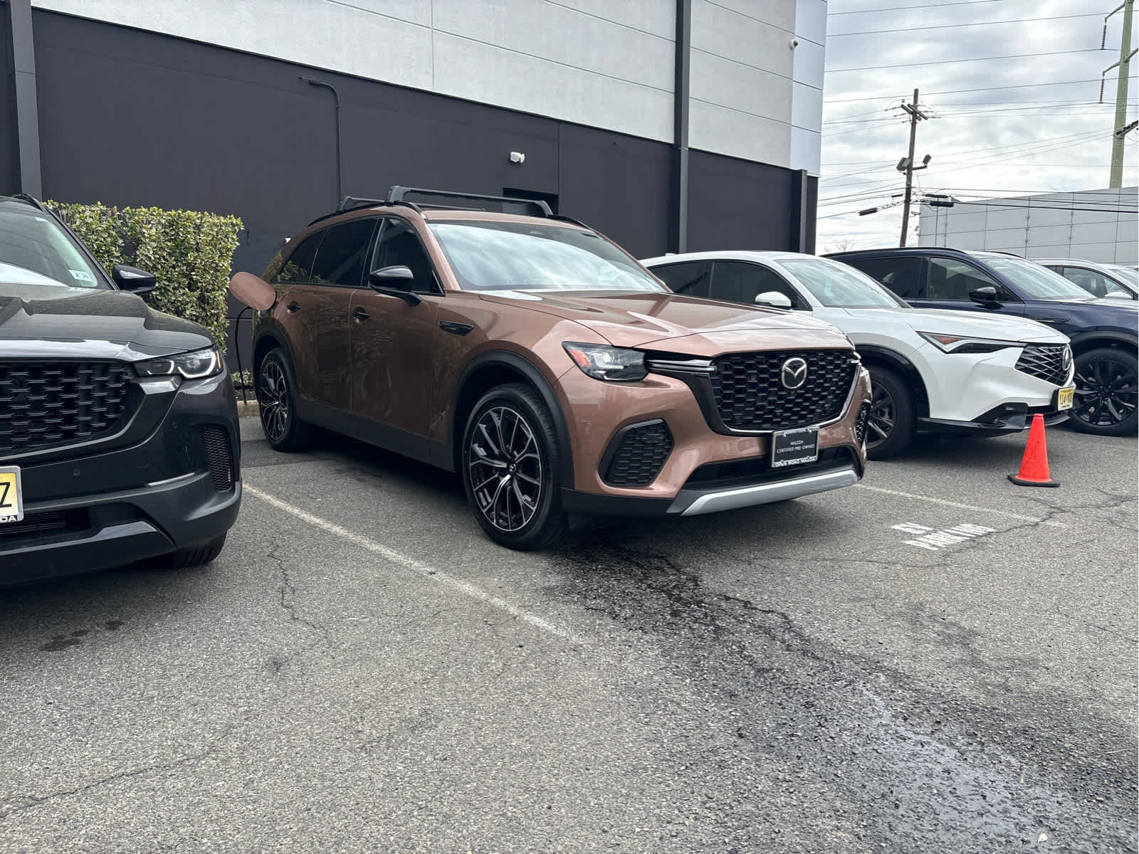 Certified 2025 MAZDA CX-70 Plug-In Hybrid w/ Premium Plus AWD/4WD image 3