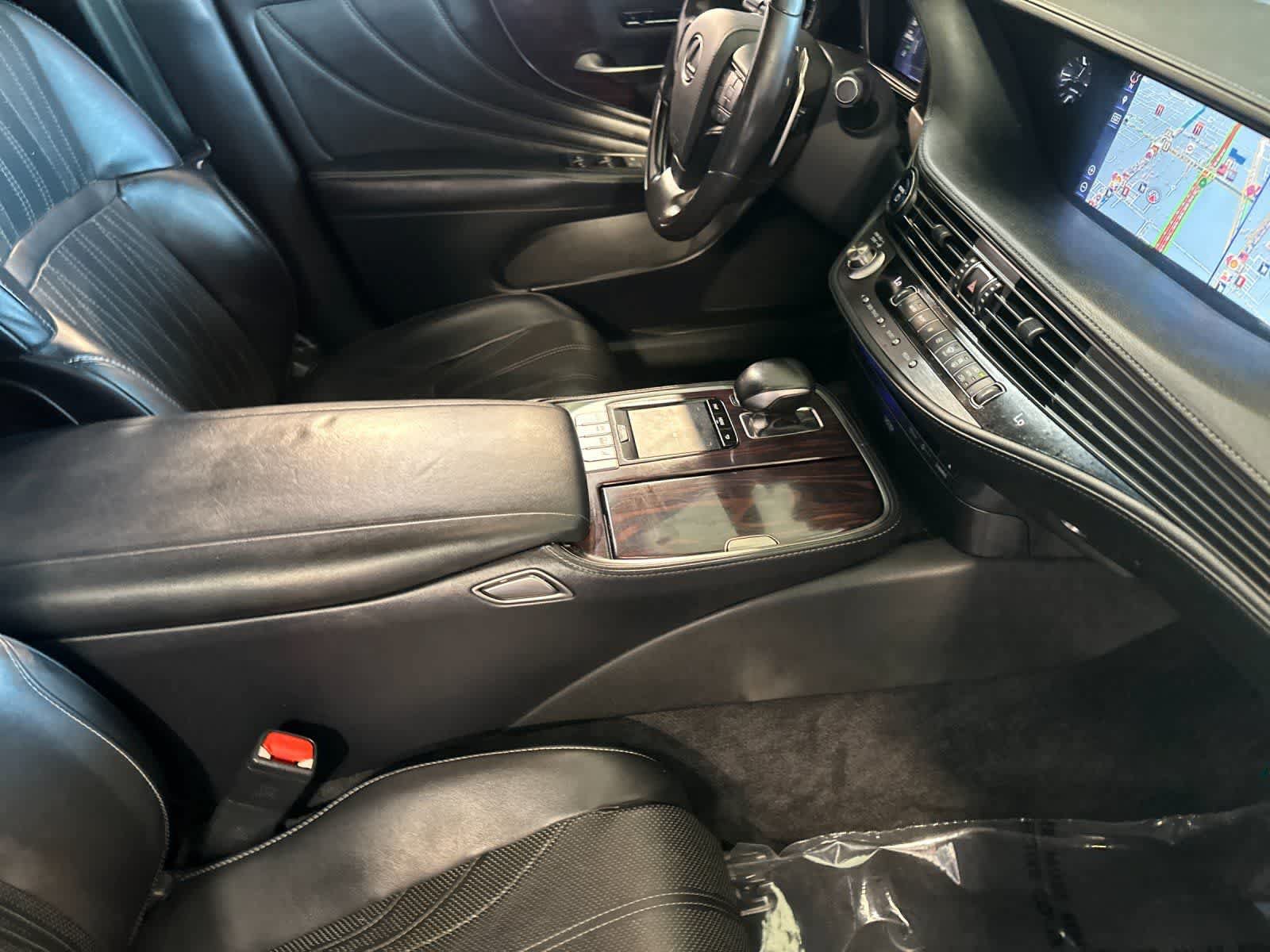 Used 2020 Lexus LS 500h w/ Luxury Package RWD image 16