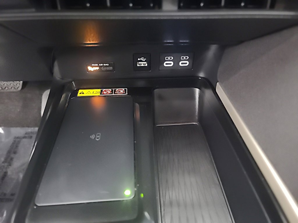 Used 2026 Toyota Camry LE FWD image 36