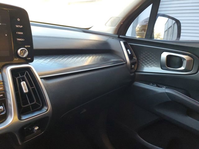 Used 2023 Kia Sorento S image 25