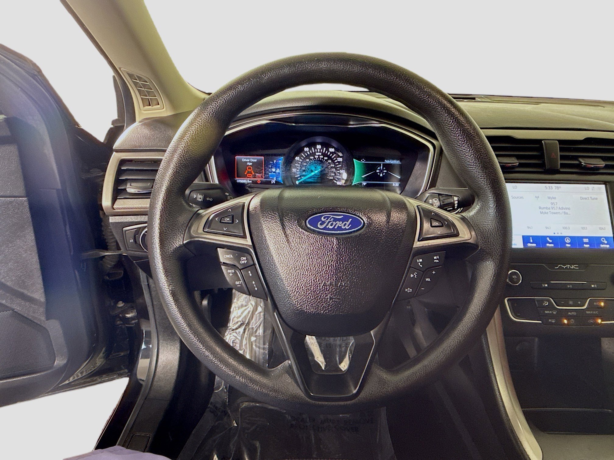 Used 2020 Ford Fusion SE image 13