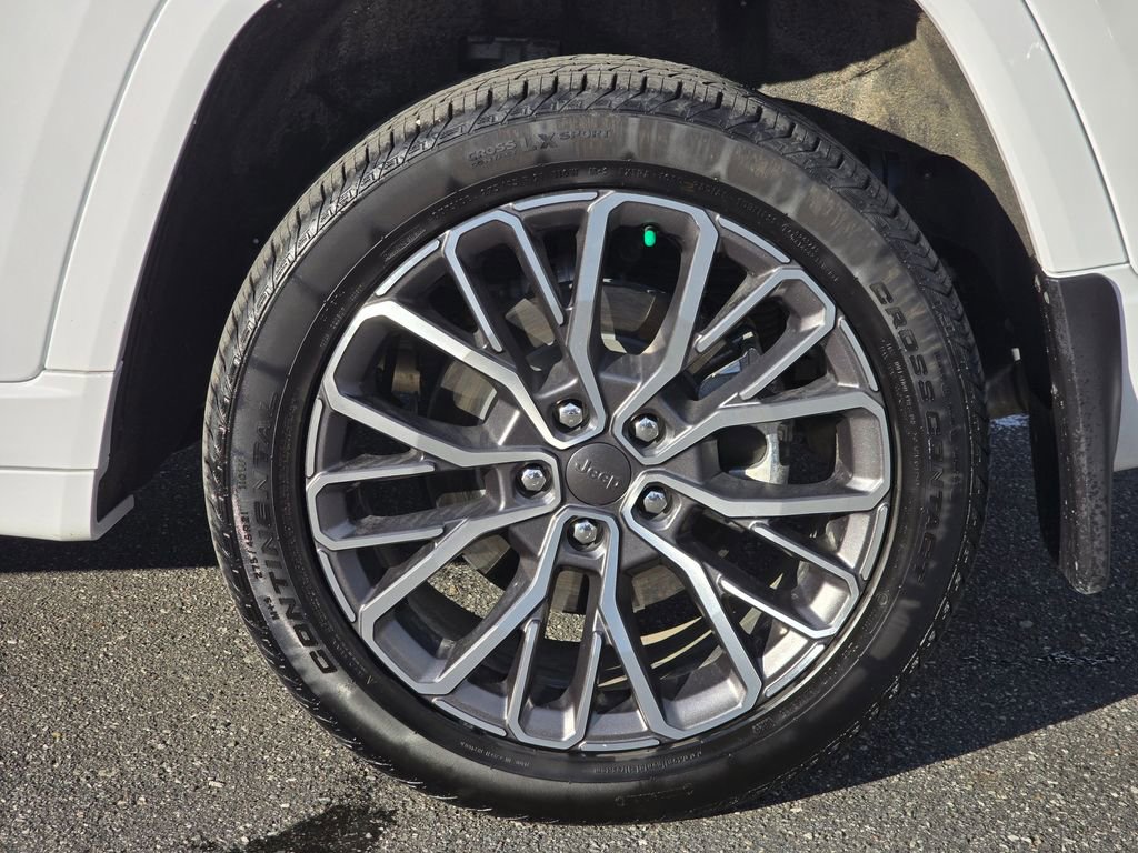 Used 2025 Jeep Grand Cherokee L Summit image 24