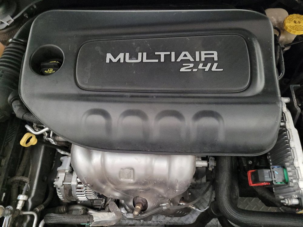 Used 2015 Chrysler 200 Limited w/ Convenience Group FWD image 30