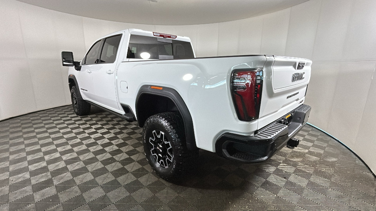 Used 2026 GMC Sierra 2500 AT4X AWD/4WD image 5