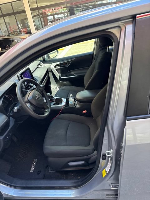 Used 2023 Toyota RAV4 LE FWD image 6