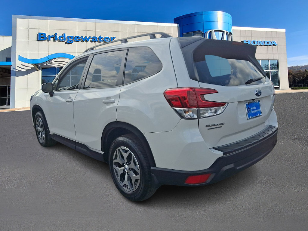 Used 2024 Subaru Forester Premium AWD/4WD image 4