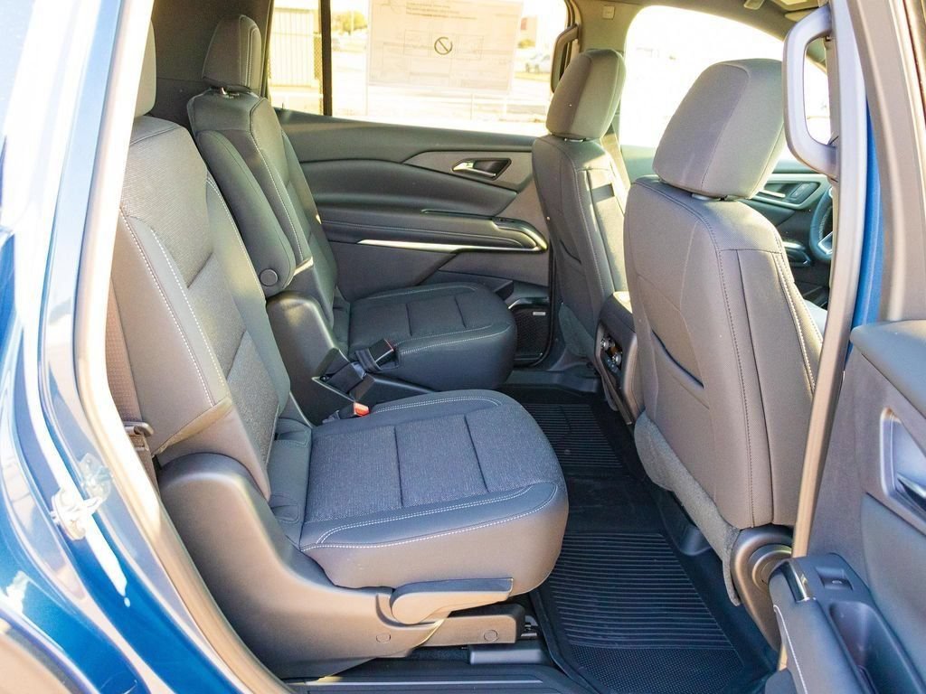 New 2026 Chevrolet Traverse LT w/ Enhanced Driving Package FWD image 12