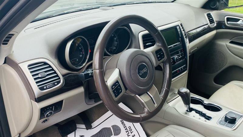 Used 2011 Jeep Grand Cherokee Laredo image 14