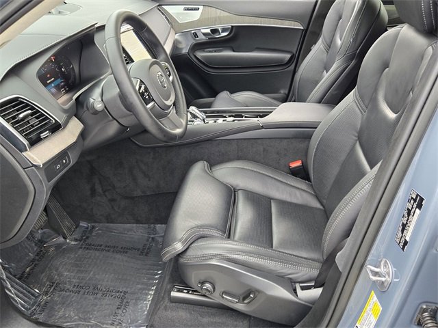 Used 2023 Volvo XC90 T8 Ultimate w/ Lounge Package image 11