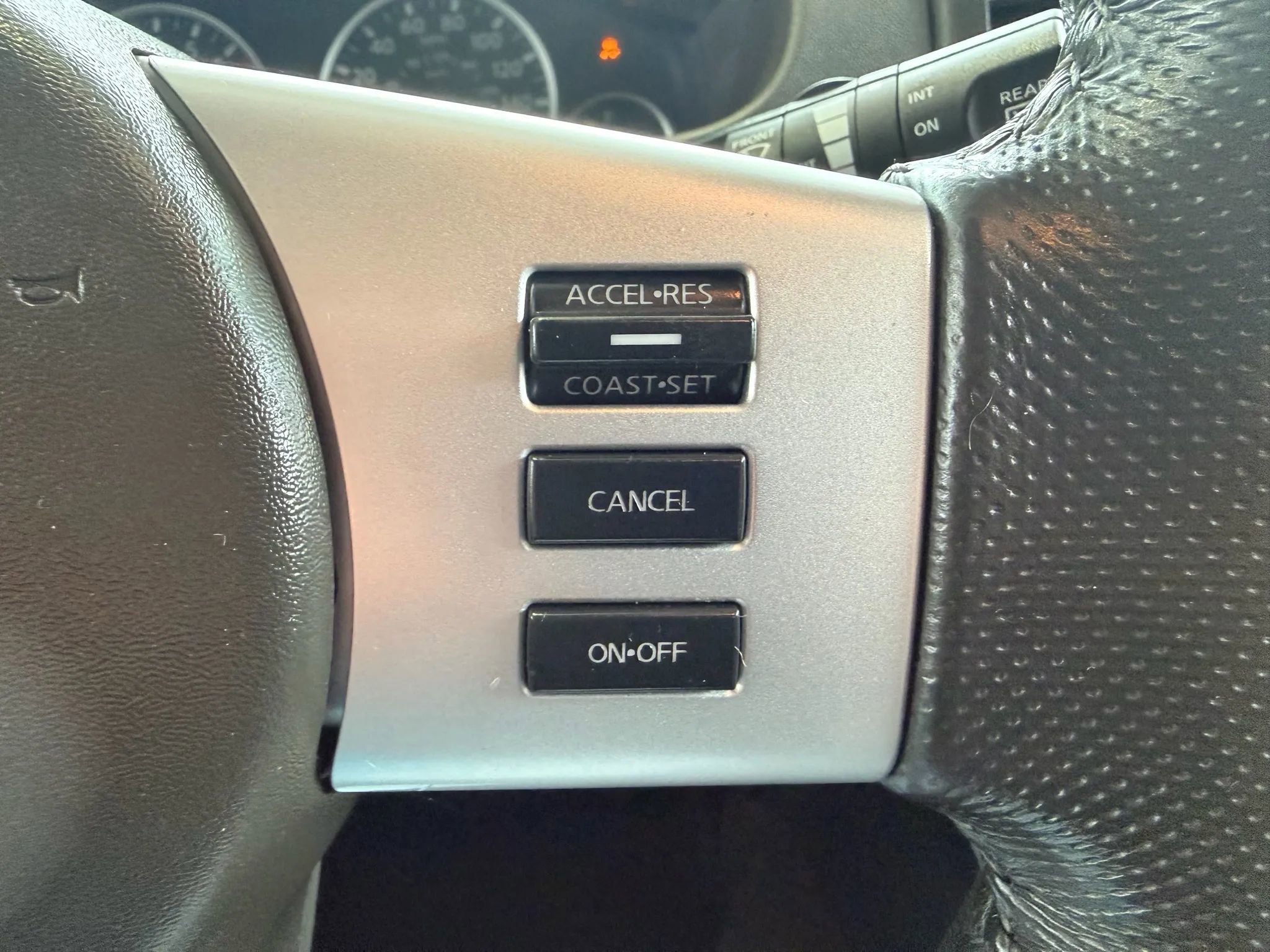 Used 2012 Nissan Pathfinder SV image 14