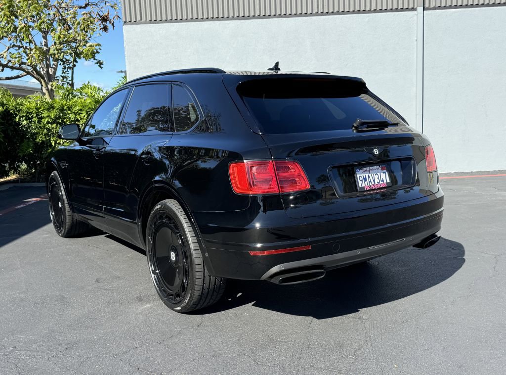 Used 2017 Bentley Bentayga image 7