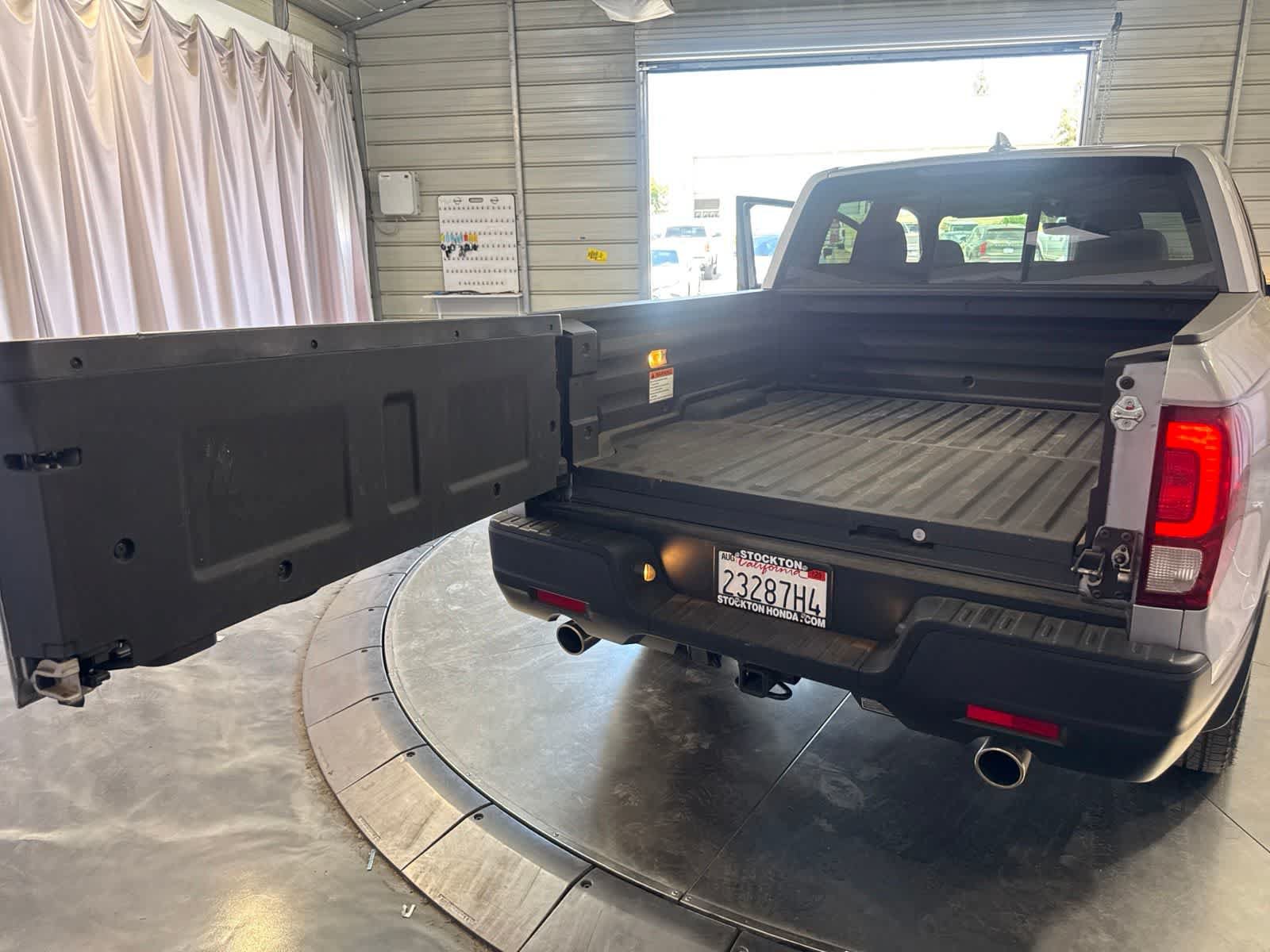 Used 2025 Honda Ridgeline RTL image 13