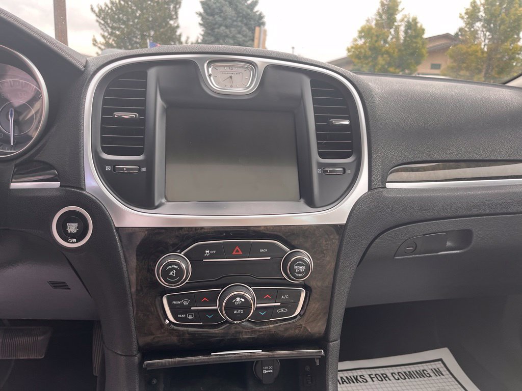 Used 2016 Chrysler 300 C RWD image 18